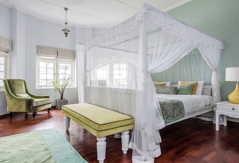 ペンション Ashburnham Estate