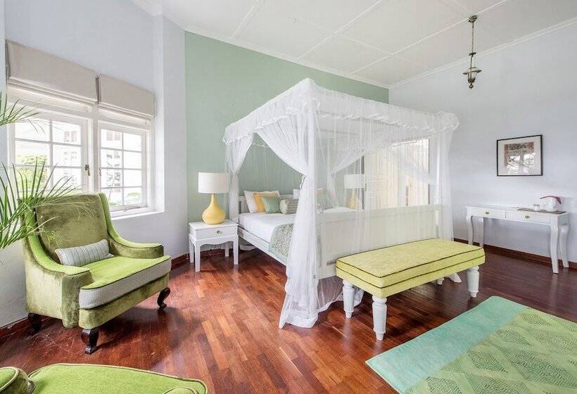 ペンション Ashburnham Estate