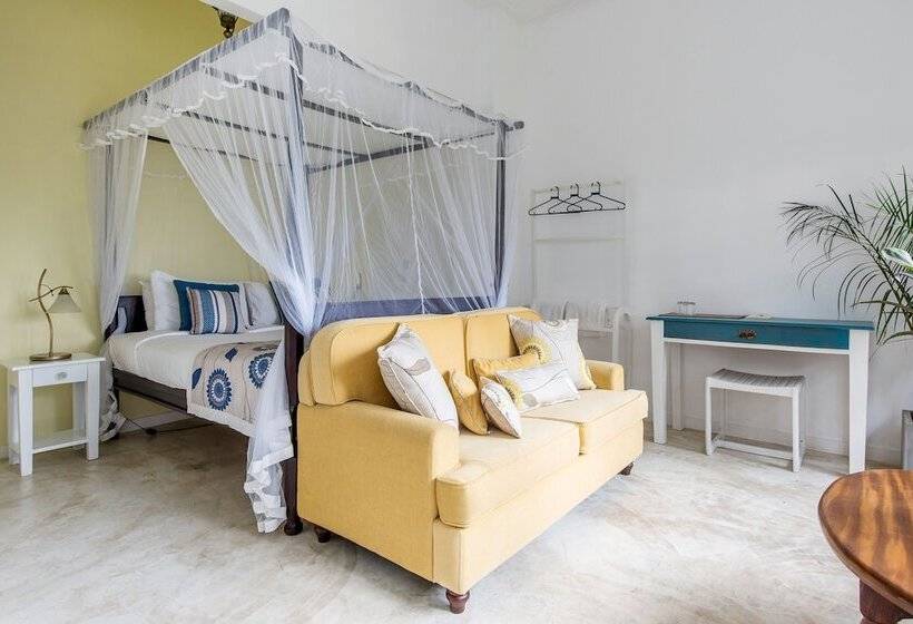 ペンション Ashburnham Estate