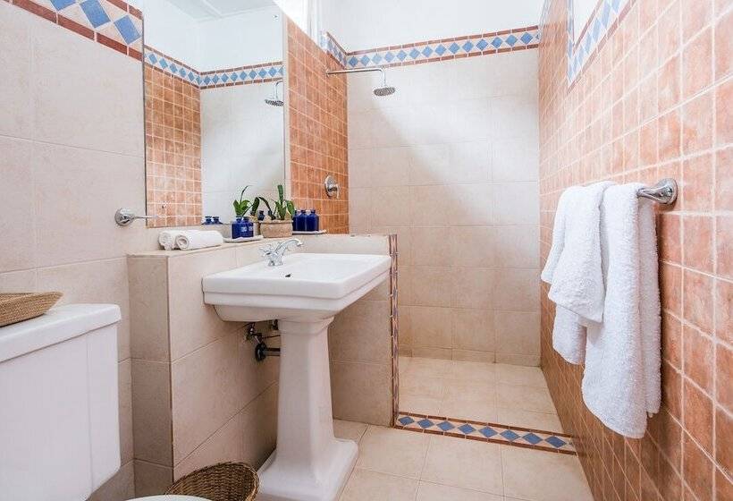 ペンション Ashburnham Estate