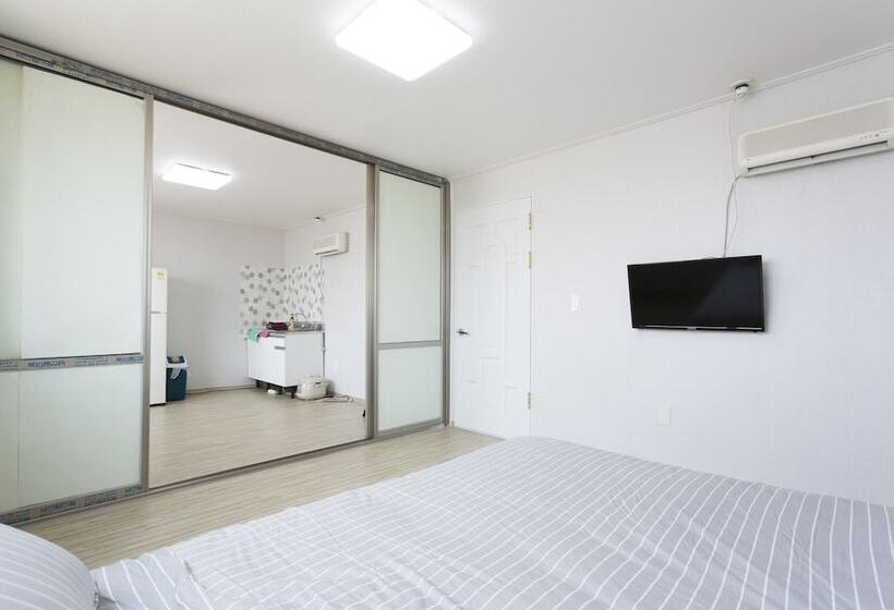 ペンション B House