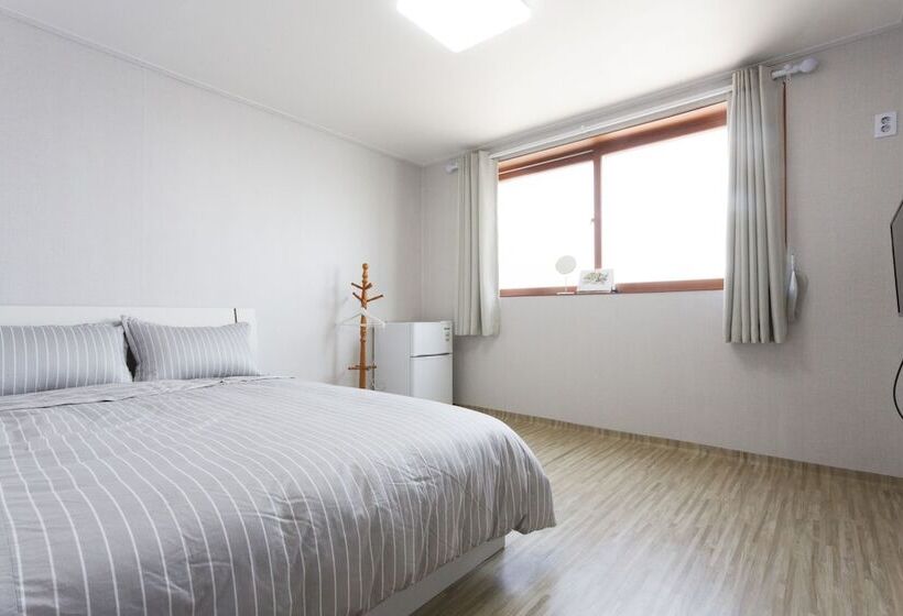 ペンション B House