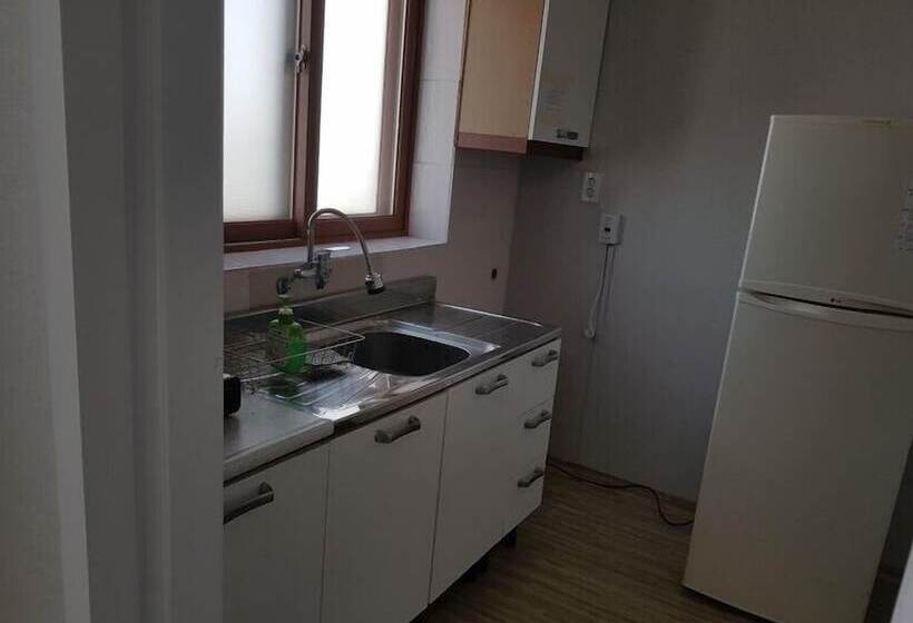 ペンション B House