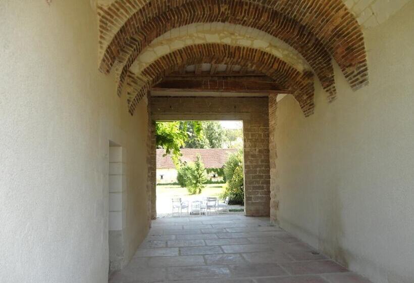 بنسيون Chateau Des Roises