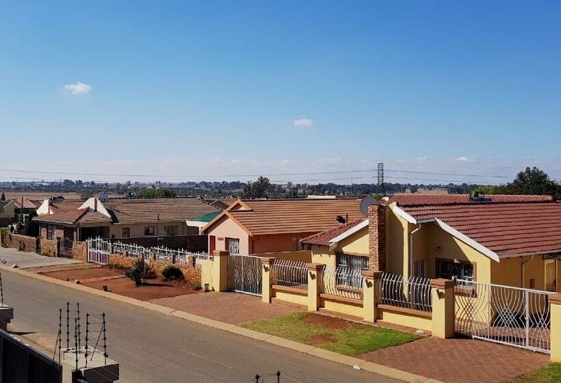 膳宿费 Ekuthuleni Guest House Vosloorus