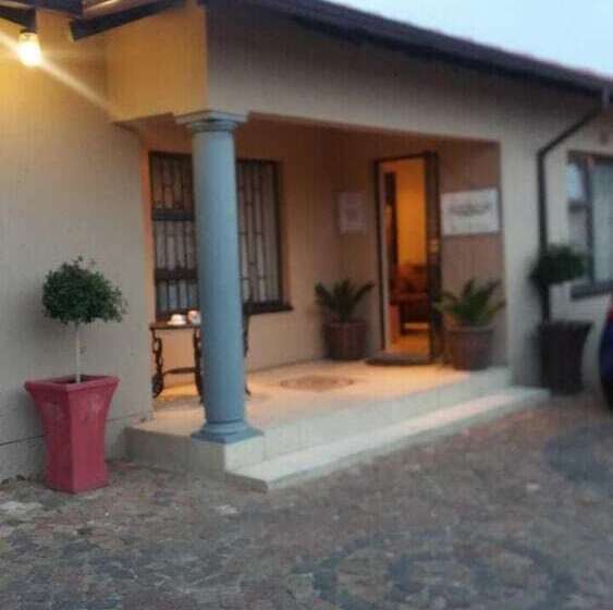 膳宿费 Ekuthuleni Guest House Vosloorus