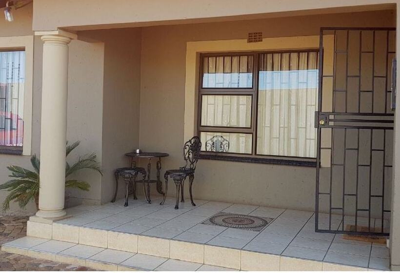 膳宿费 Ekuthuleni Guest House Vosloorus