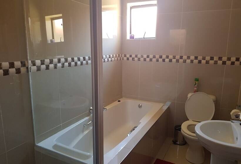 膳宿费 Ekuthuleni Guest House Vosloorus