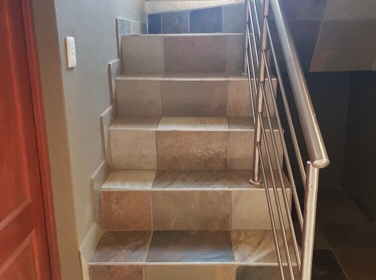 膳宿费 Ekuthuleni Guest House Vosloorus