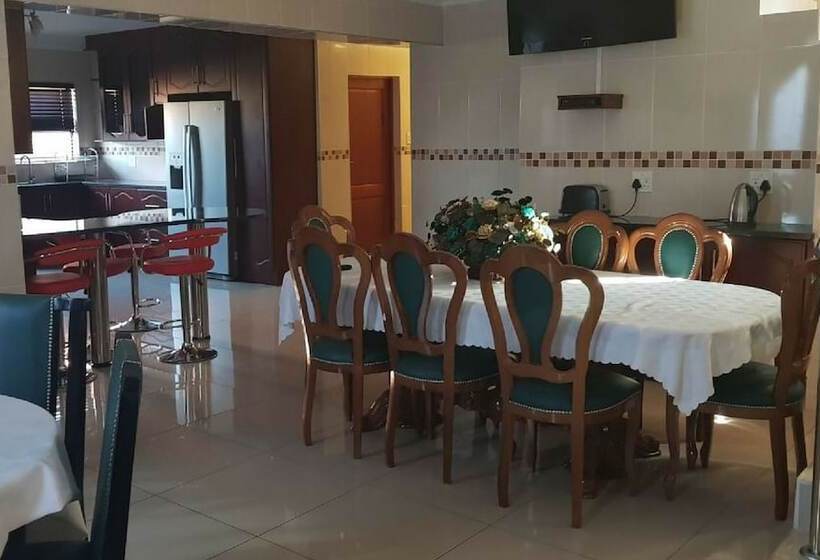 膳宿费 Ekuthuleni Guest House Vosloorus