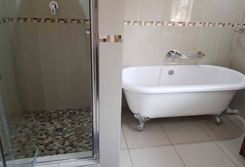 膳宿费 Ekuthuleni Guest House Vosloorus