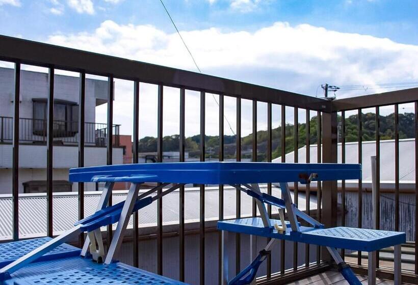 بنسيون Guest Cafe Kuchikumano