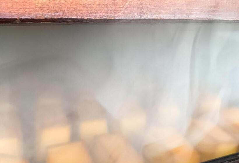 פנסיון Guest Cafe Kuchikumano