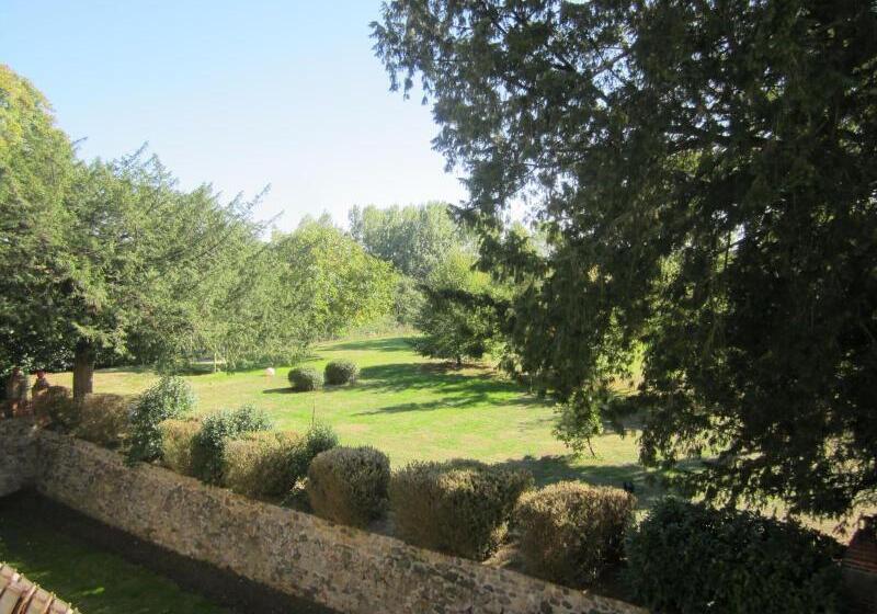 ペンション Le Manoir  Aux Douves