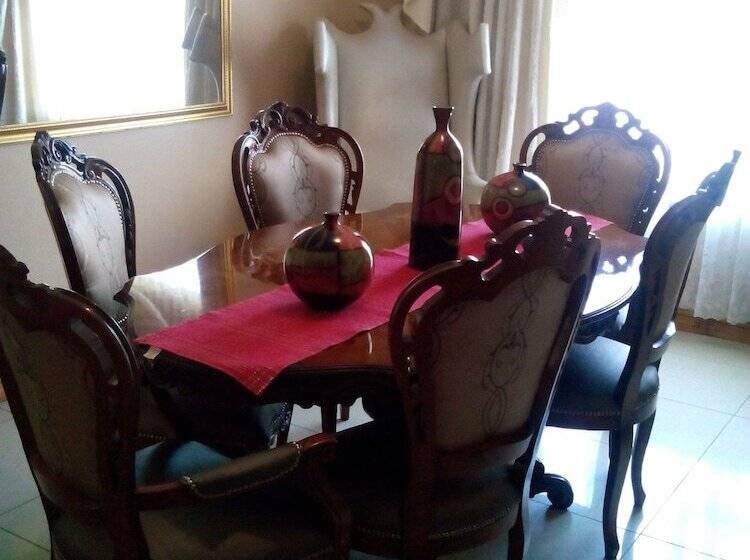 بنسيون Lolos Bed & Breakfast