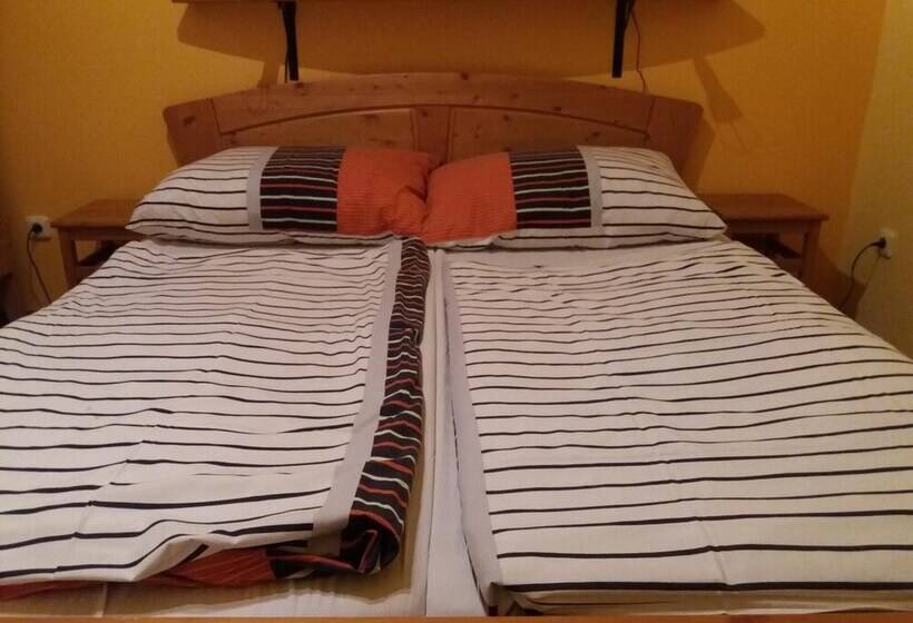 بنسيون Outline Centrum Jiricna