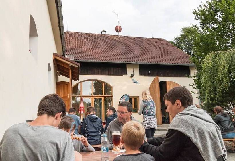 بنسيون Outline Centrum Jiricna