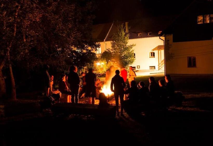 بنسيون Outline Centrum Jiricna