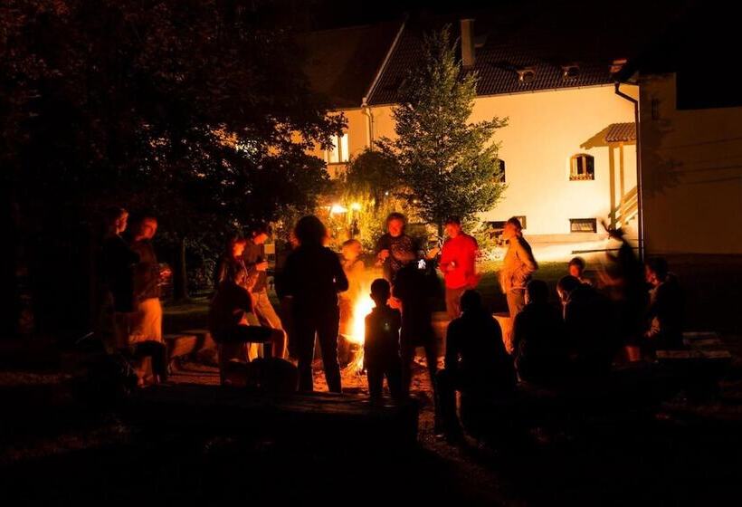 بنسيون Outline Centrum Jiricna