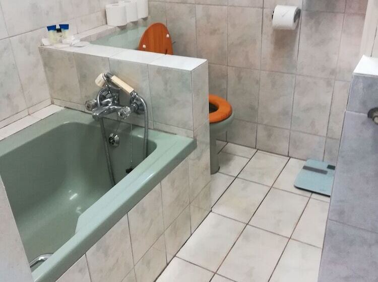 פנסיון Quadj Guesthouse