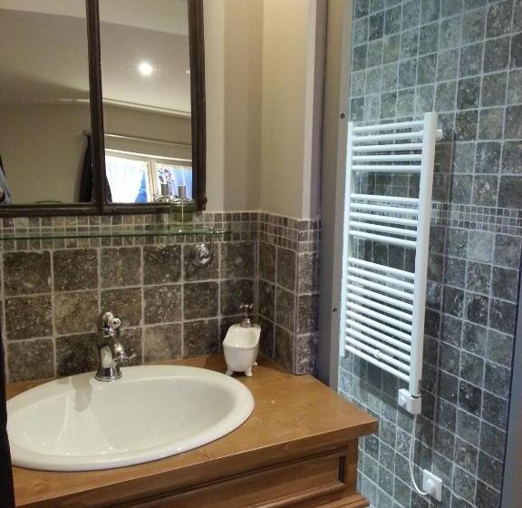 פנסיון Relais St Jacques   Roanne