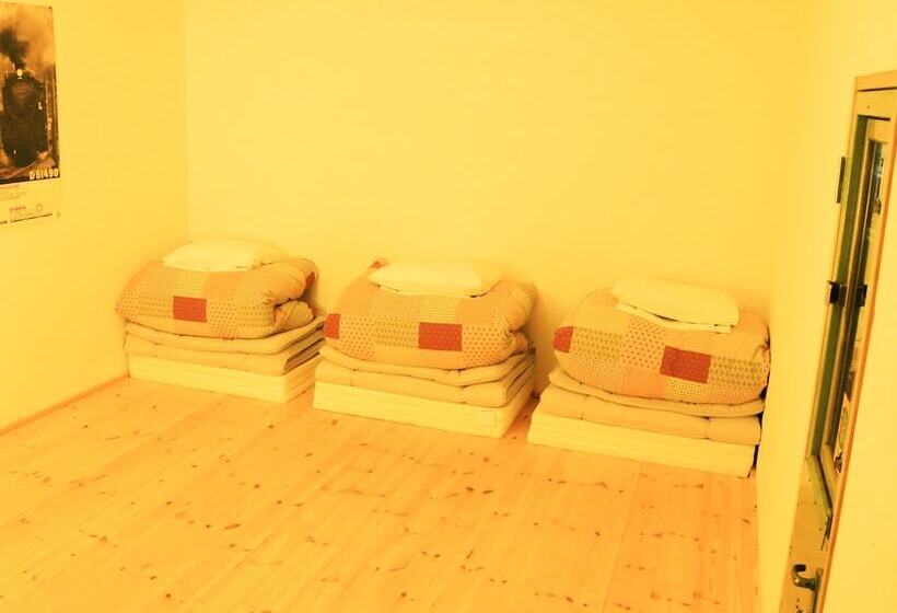 פנסיון Yado Poppoya