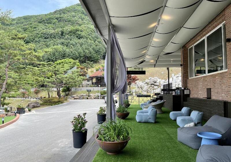 리조트 Nine Valley Park