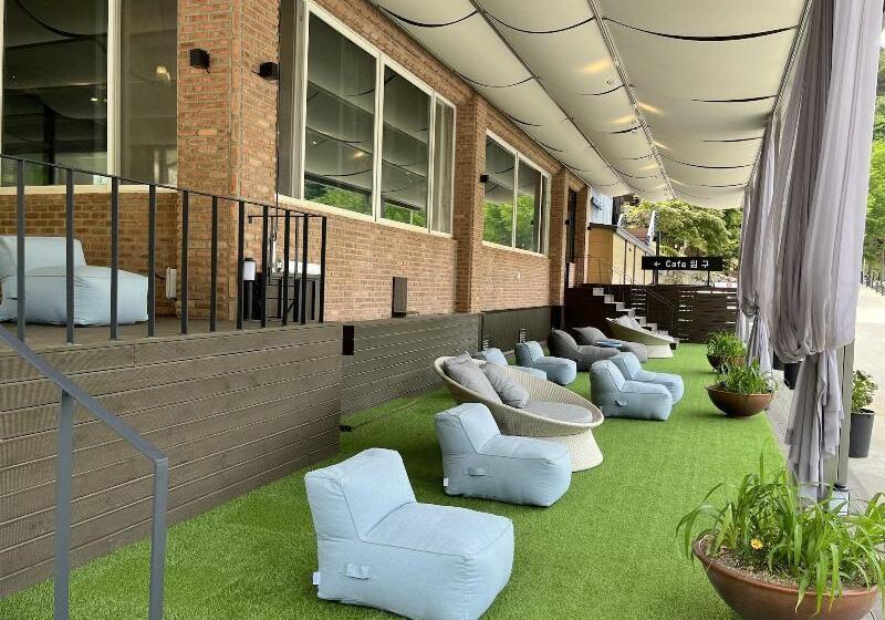 리조트 Nine Valley Park