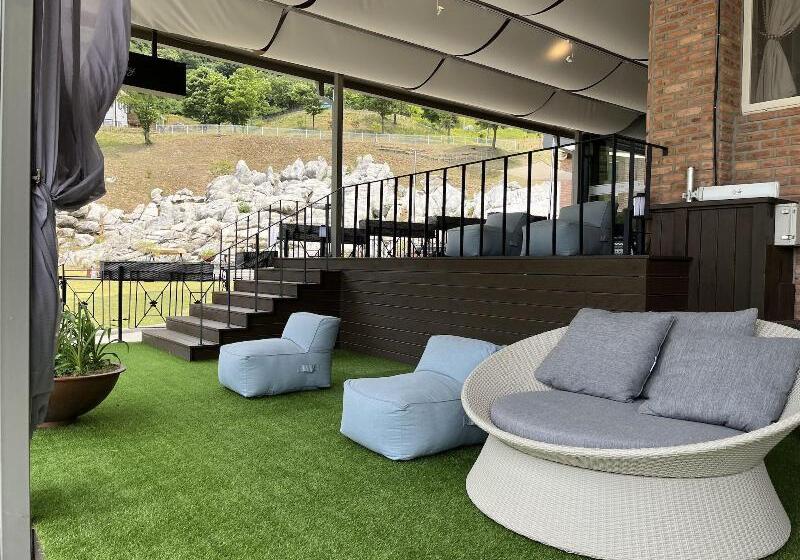 리조트 Nine Valley Park