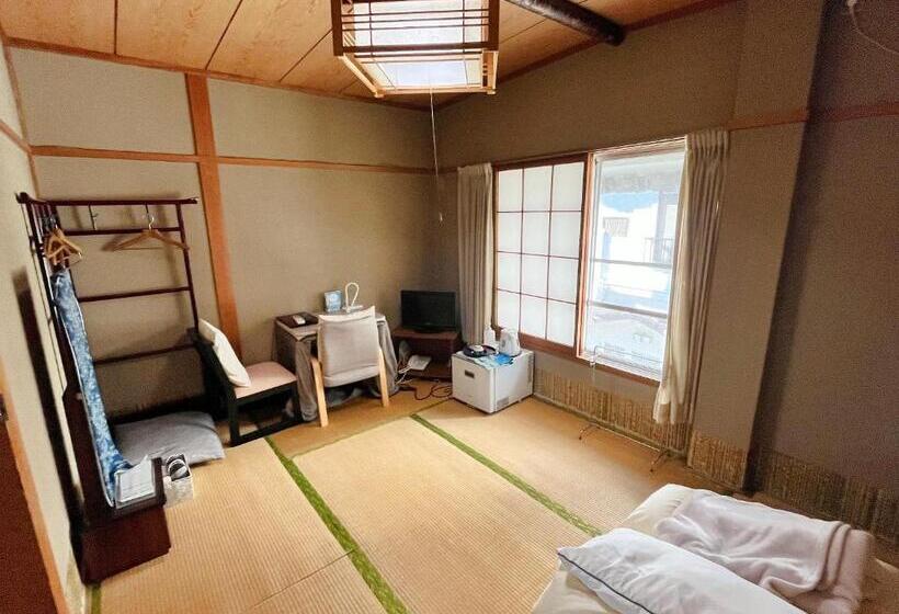 Shiroyama Ryokan