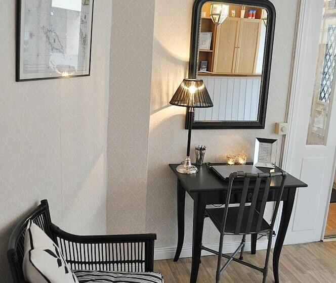 Общежитие Adelsgatan Bed & Breakfast