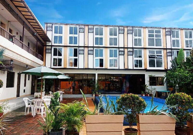 Aerostop Hotel And Restaurant