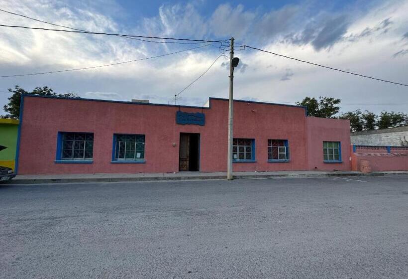 Hostal Bustamante   Hostel