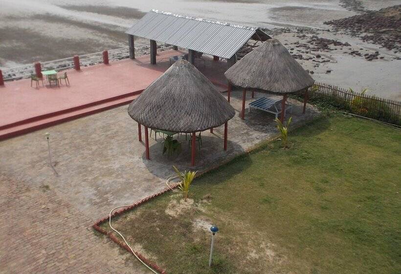 Arya Beach Resort