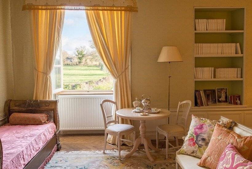 민박 Chateau De La Lande