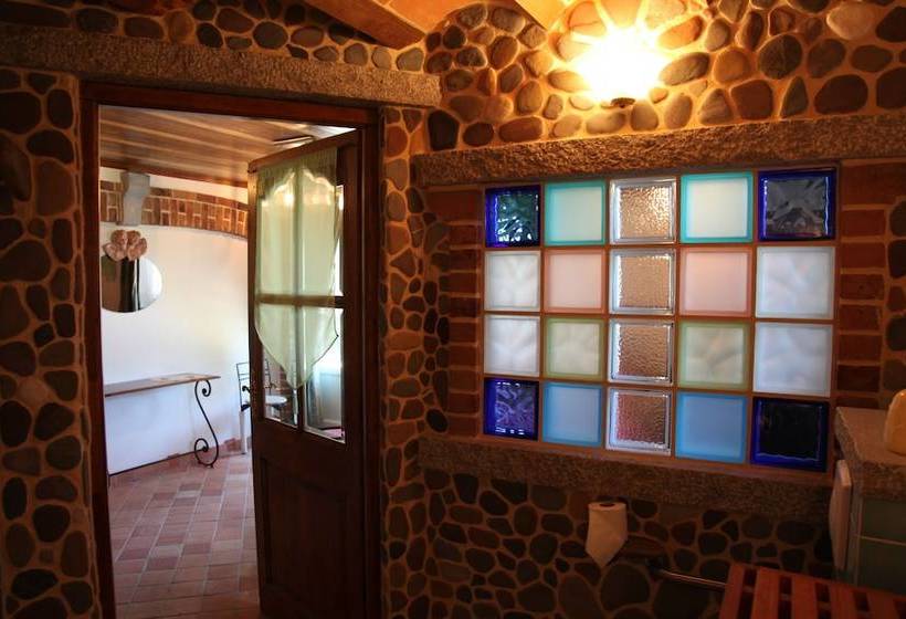 Bed and Breakfast La Citadelle D Hututu