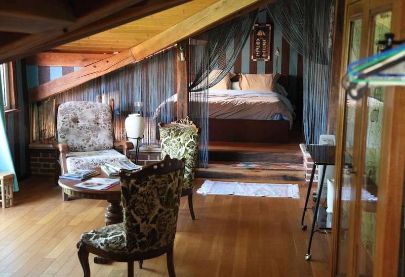 Bed and Breakfast La Citadelle D Hututu