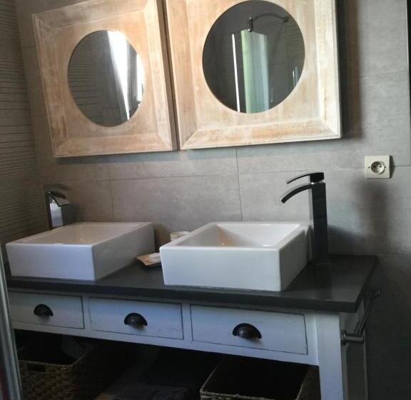 Bed and Breakfast La Maison Des Eaux Claires