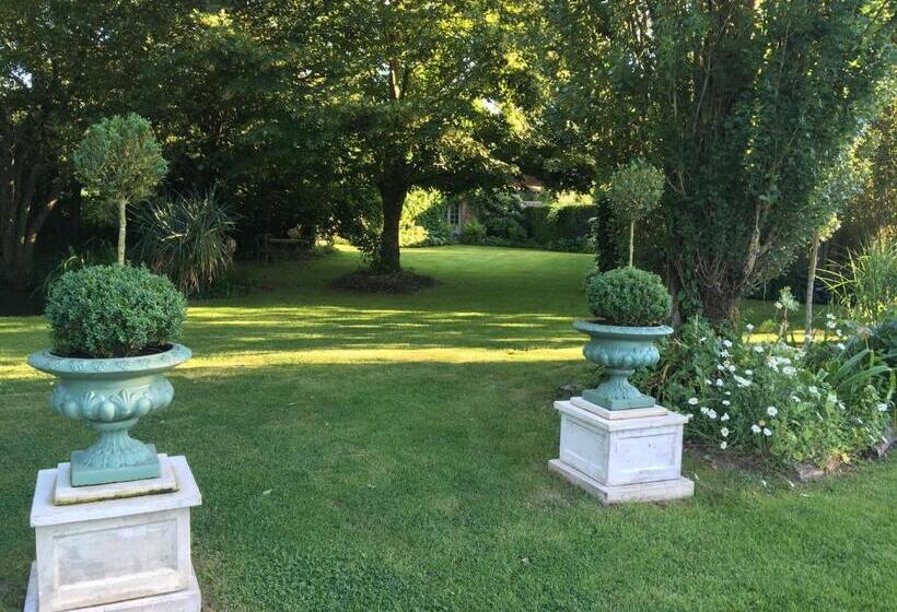 ベッドアンドブレックファースト Le Manoir De Maucartier