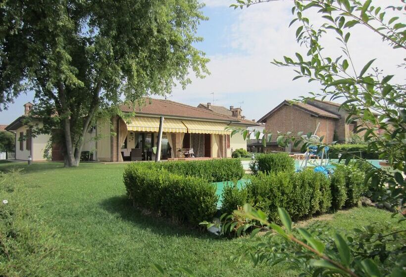 ベッドアンドブレックファースト Marinella B