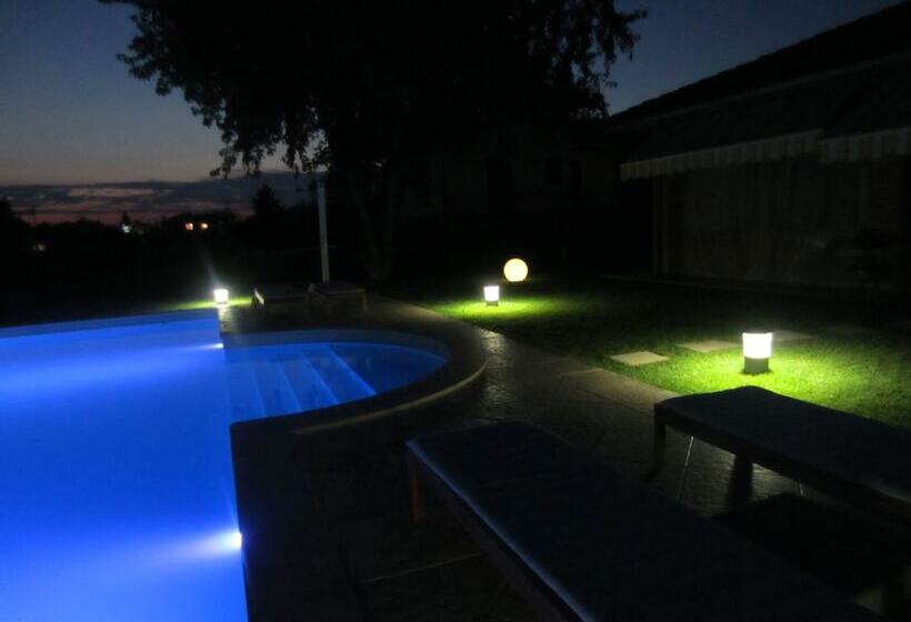 ベッドアンドブレックファースト Marinella B