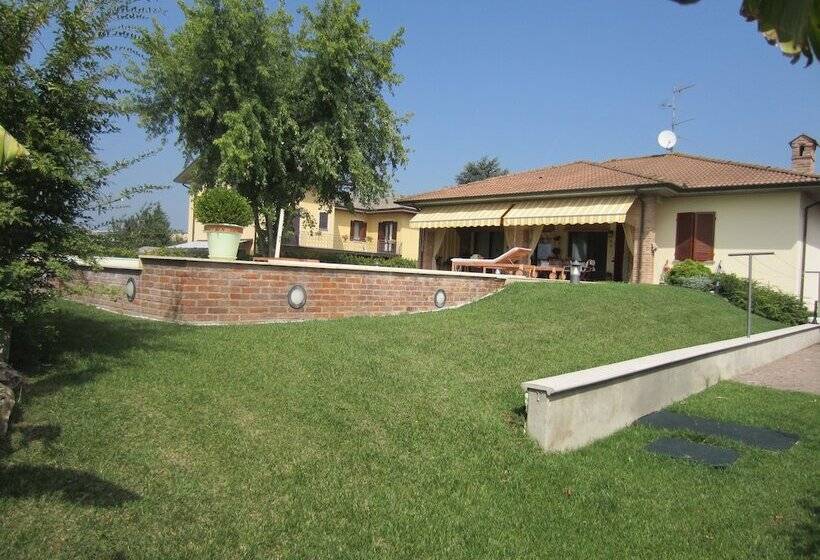 ベッドアンドブレックファースト Marinella B