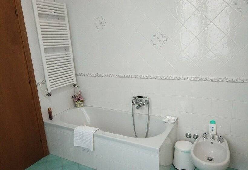 ベッドアンドブレックファースト Marinella B