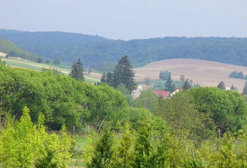 민박 Misefa Kastély