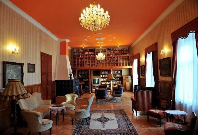 민박 Misefa Kastély