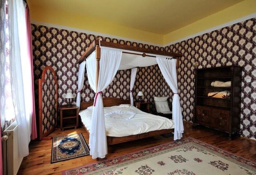 민박 Misefa Kastély