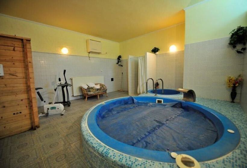 민박 Misefa Kastély