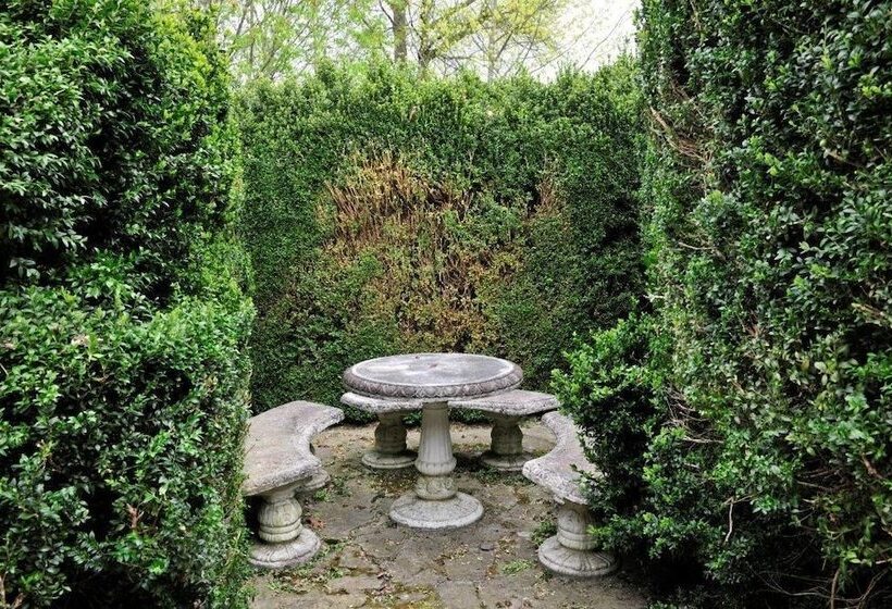 민박 Misefa Kastély