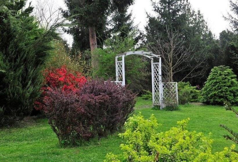 민박 Misefa Kastély