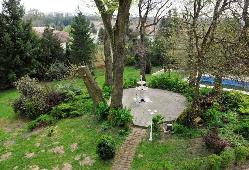 민박 Misefa Kastély